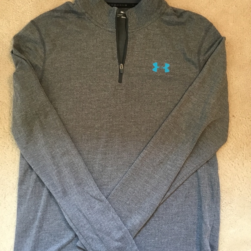 Barely worn men’s small heat gear Under Armour half zip pullover